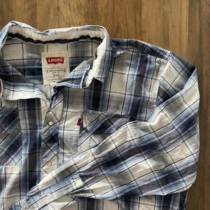 Levi’s Plaid Casual Button Up